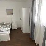Modernes Mit 2 Balkonen, Terrasse Und Garten ! * Bochum