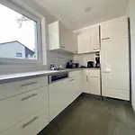 Modernes Mit 2 Balkonen, Terrasse Und Garten !