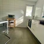 Apartamento Modernes Mit 2 Balkonen, Terrasse Und Garten ! *