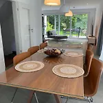 Modernes Mit 2 Balkonen, Terrasse Und Garten ! *