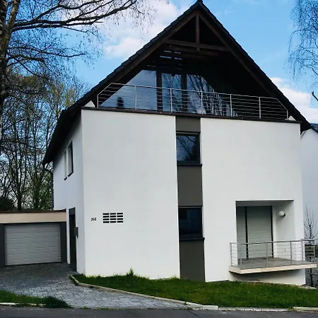 Modernes Mit 2 Balkonen, Terrasse Und Garten ! Bochum