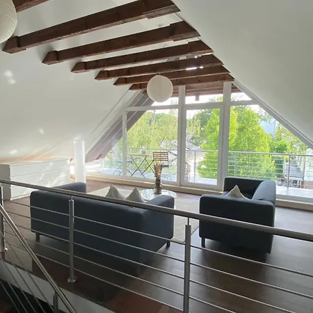 Modernes Mit 2 Balkonen, Terrasse Und Garten ! *