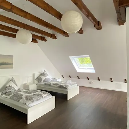 Modernes Mit 2 Balkonen, Terrasse Und Garten ! Apartmán *