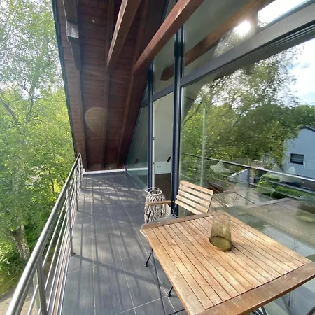 Modernes Mit 2 Balkonen, Terrasse Und Garten ! Apartamento *