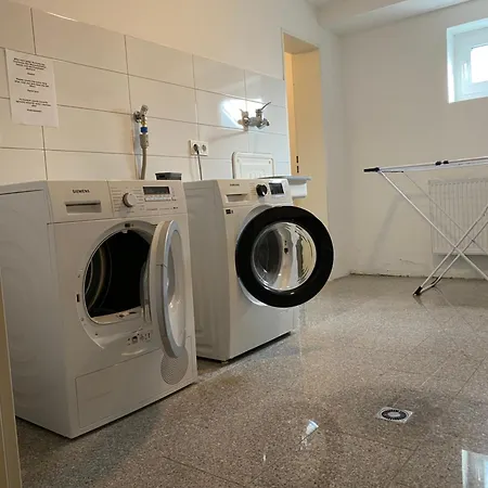 Apartmán Modernes Mit 2 Balkonen, Terrasse Und Garten !