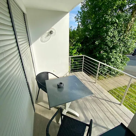 Apartmán Modernes Mit 2 Balkonen, Terrasse Und Garten ! Bochum