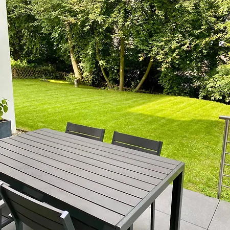Modernes Mit 2 Balkonen, Terrasse Und Garten ! Apartmán Bochum