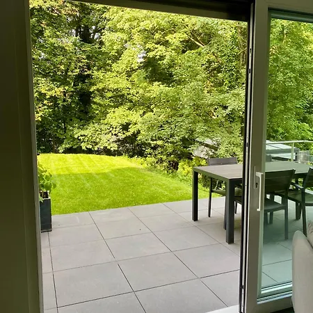 Modernes Mit 2 Balkonen, Terrasse Und Garten ! *