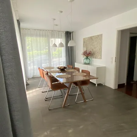 Modernes Mit 2 Balkonen, Terrasse Und Garten !