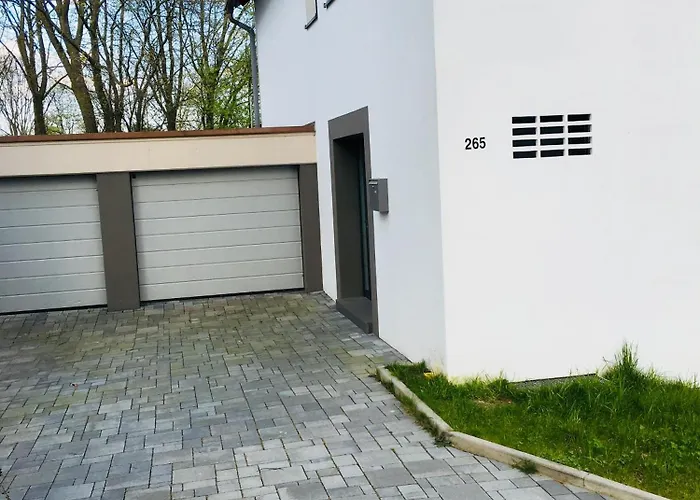 Modernes Mit 2 Balkonen, Terrasse Und Garten ! * 波鸿