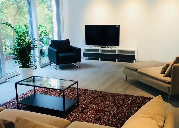 Lejlighed Modernes Mit 2 Balkonen, Terrasse Und Garten !