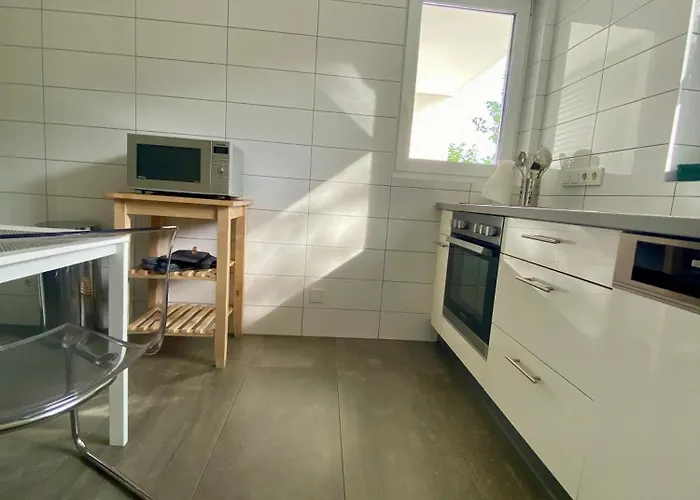 公寓 Modernes Mit 2 Balkonen, Terrasse Und Garten ! *