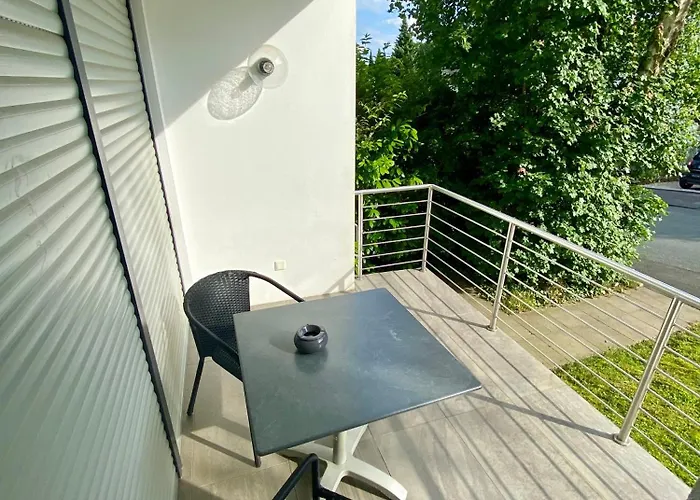 Lejlighed Modernes Mit 2 Balkonen, Terrasse Und Garten ! Bochum