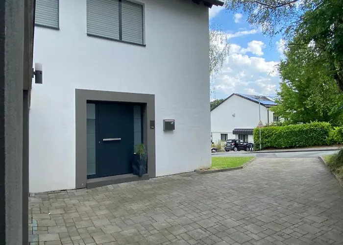 Lejlighed Modernes Mit 2 Balkonen, Terrasse Und Garten ! Bochum