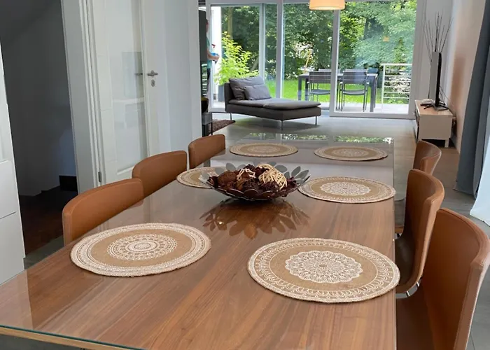 Modernes Mit 2 Balkonen, Terrasse Und Garten ! *